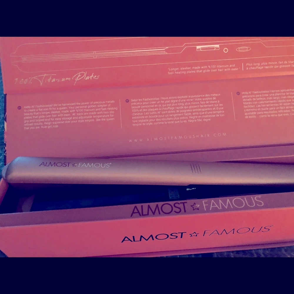 Almost Famous 1” Flat Iron Excellent Condition